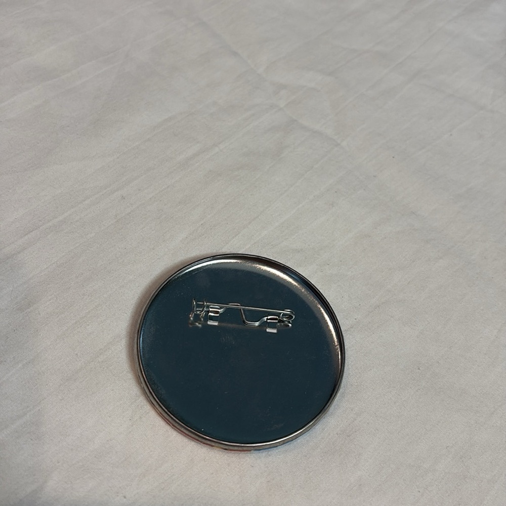 3 Disney Themed Collectible Pins - Picture 5 of 6